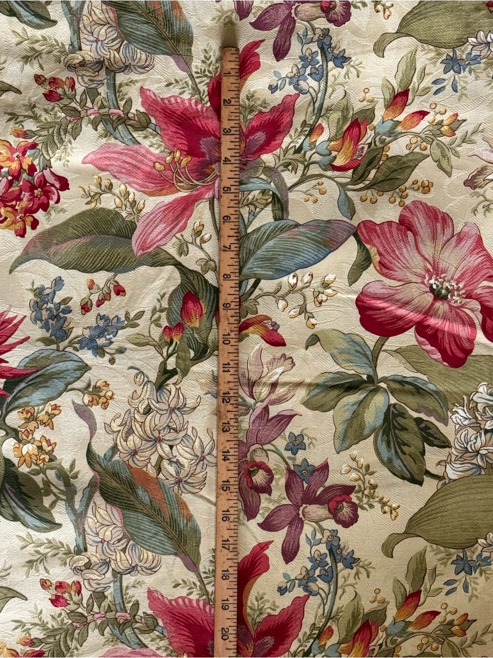 Raymond Waites Mill Creek Emmanuelle floral upholstery fabric 6 yds - Picture 4 of 10